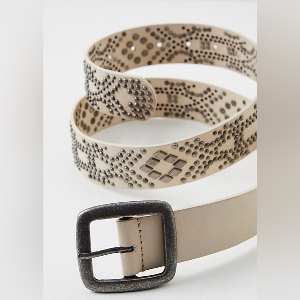 FREE PEOPLE Collection - Off The Record Stud Belt S/M